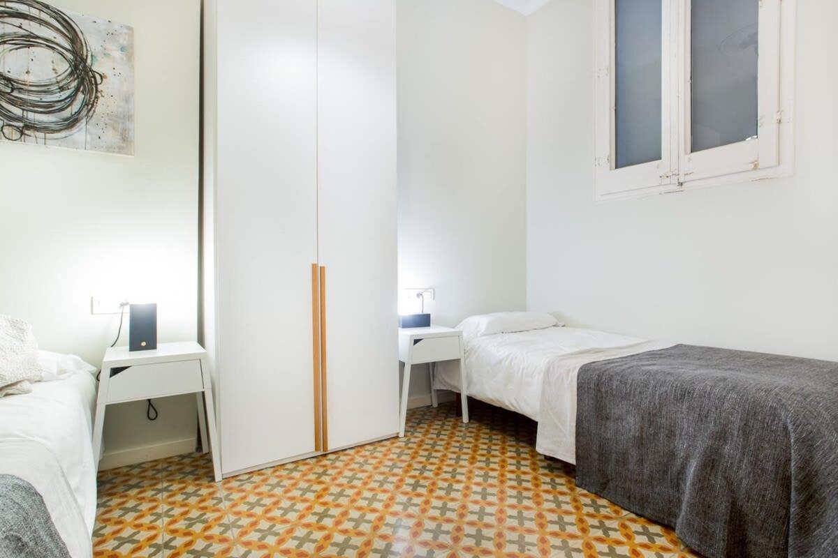 4 Bedroom Apartment With A Balcony In Las Ramblas 2 2 Barcelone Extérieur photo